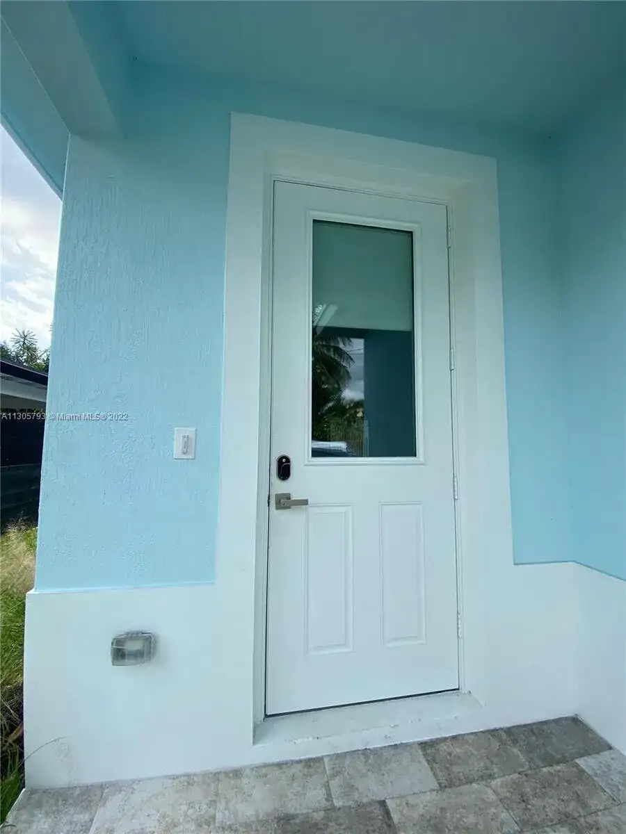 513 6th Avenue S, FL 33460 photo 3