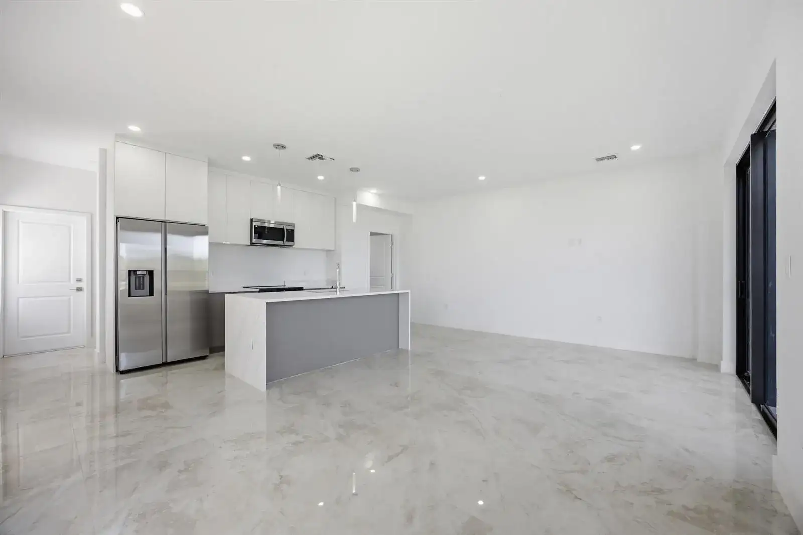 1542 NW 1st Avenue, Pompano Beach FL 33060 photo 4