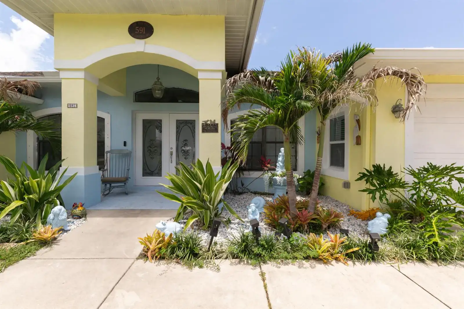 591 SE Chapman Avenue, Port St. Lucie FL 34984 photo 2