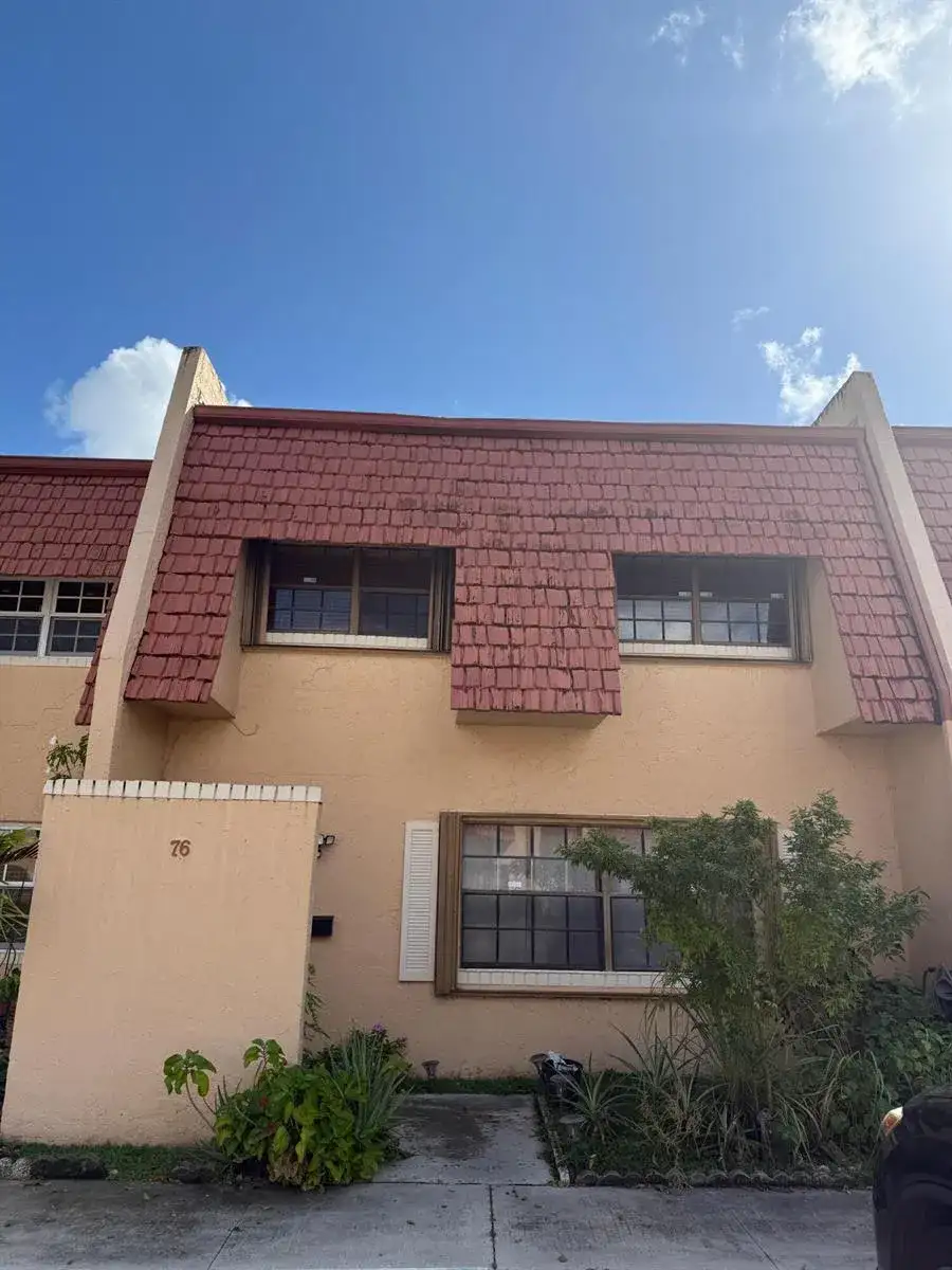 76 Ann Lee Lane, Tamarac FL 33319 photo 3