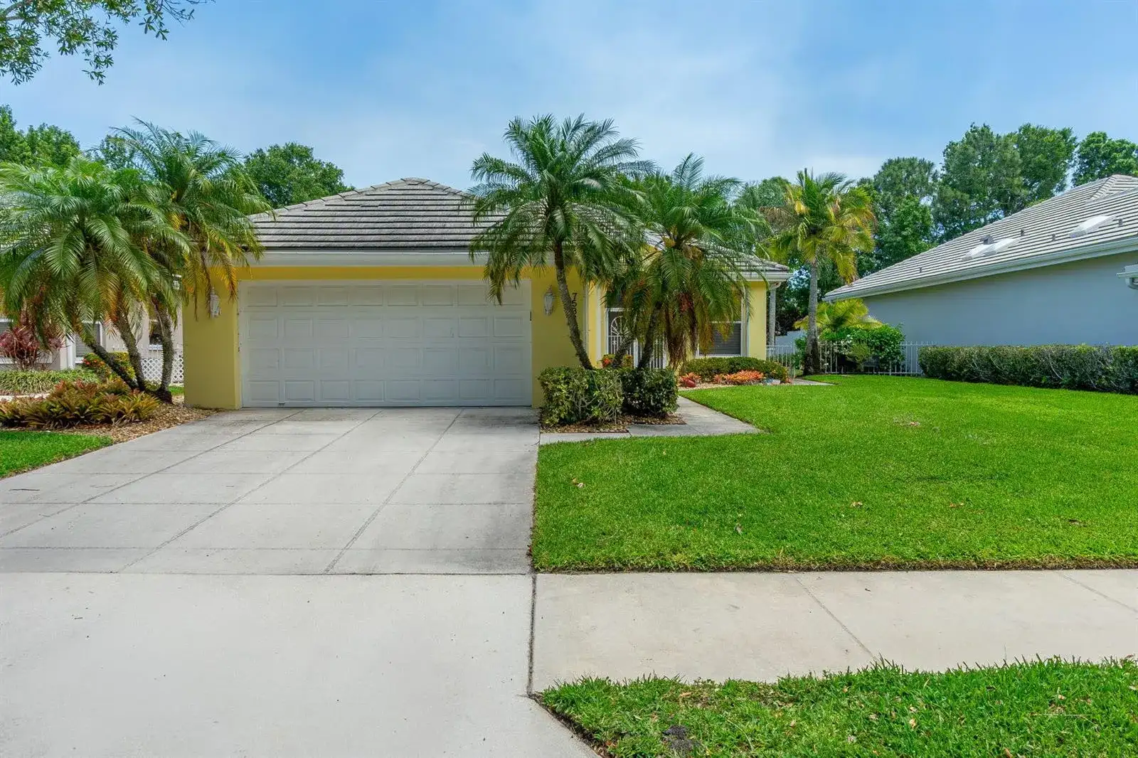 7533 SE Autumn Lane, Hobe Sound FL 33455 photo 2