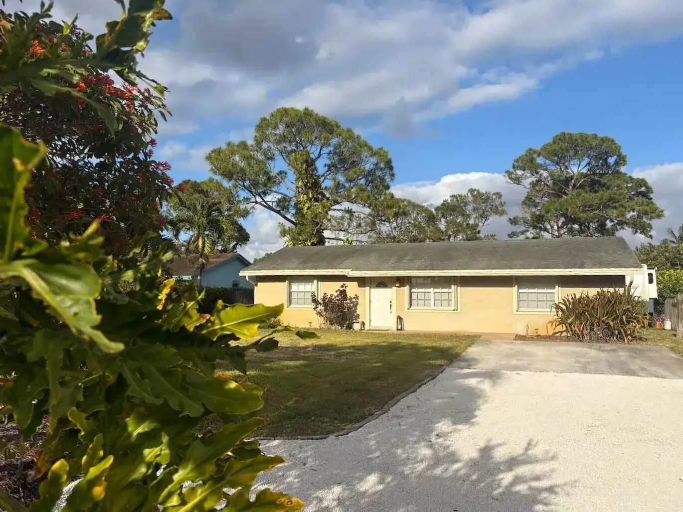 5586 3rd Road, Lake Worth FL 33467 photo 2