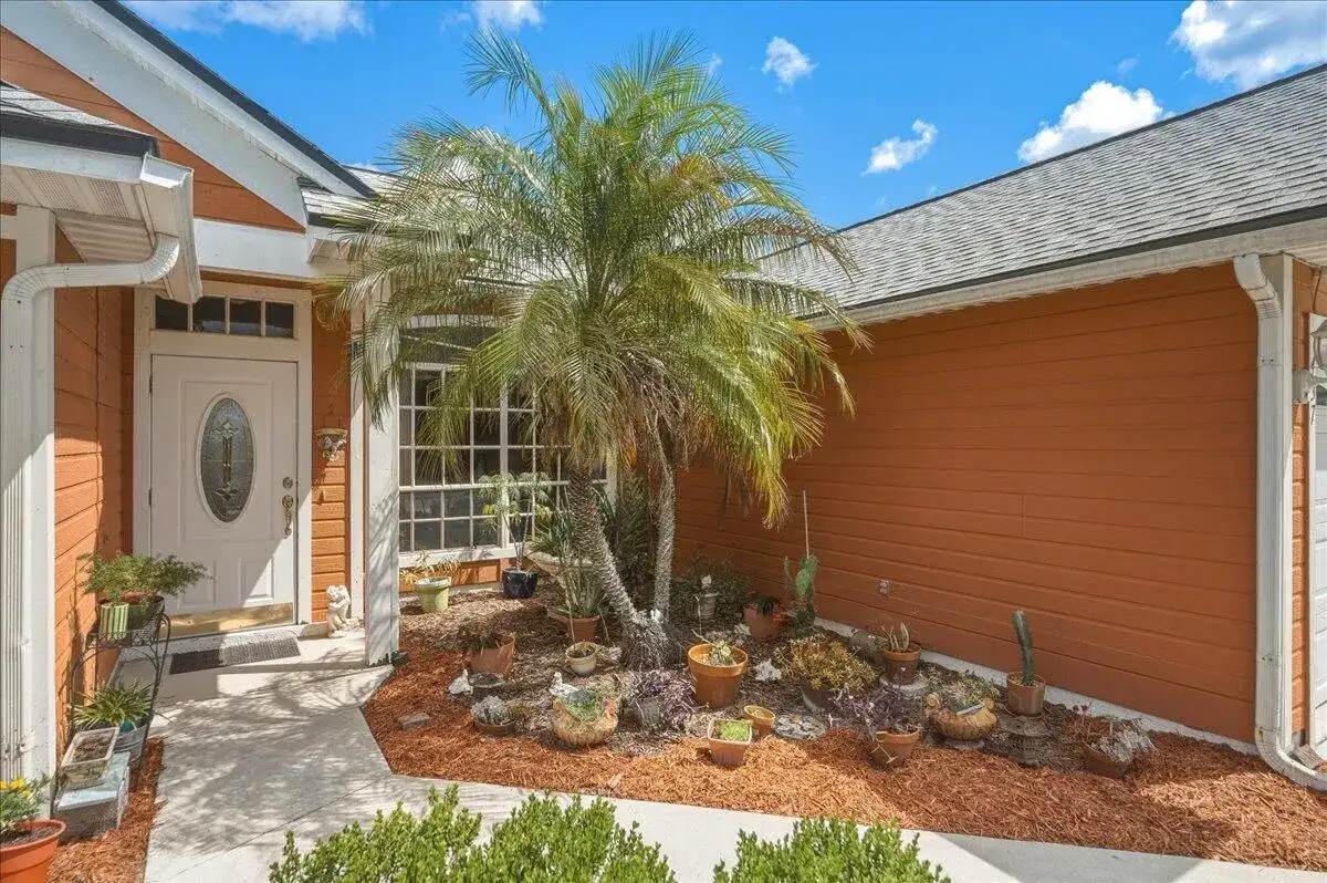 437 SW Kaabe Avenue, Port St. Lucie FL 34953 photo 3