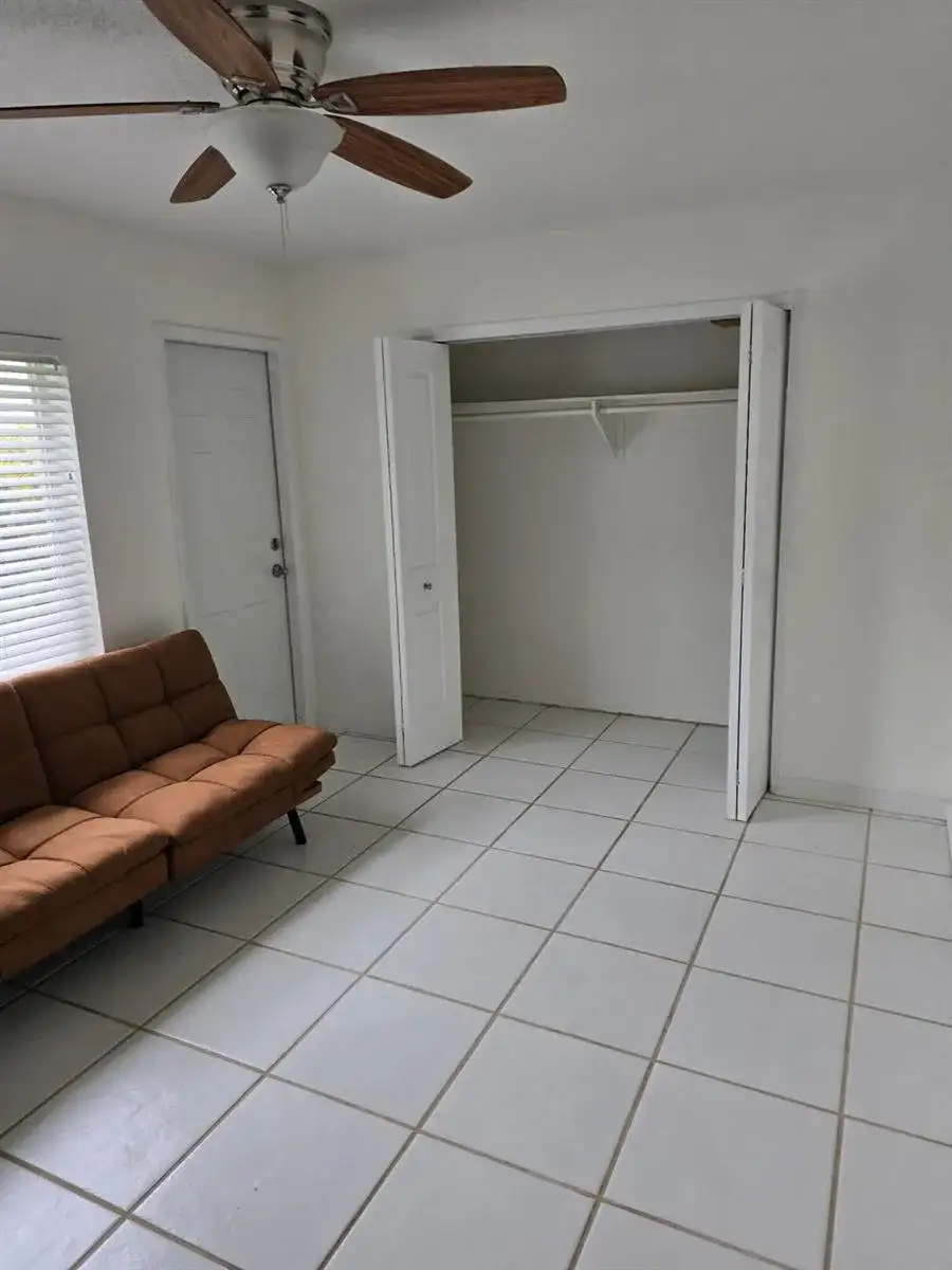5631 NE 5th Terrace, Oakland Park FL 33334 photo 4