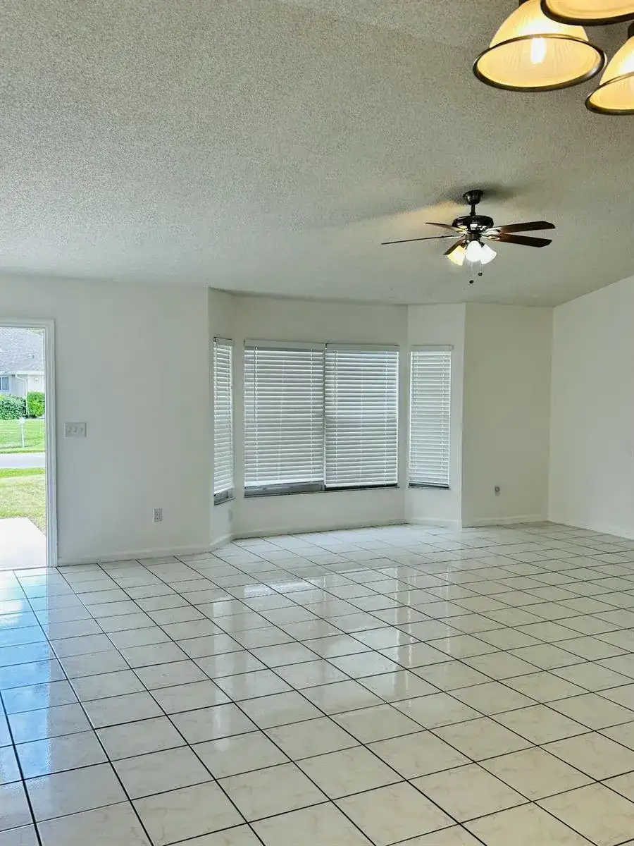 367 SW Donna Terrace, Port St. Lucie FL 34984 photo 2
