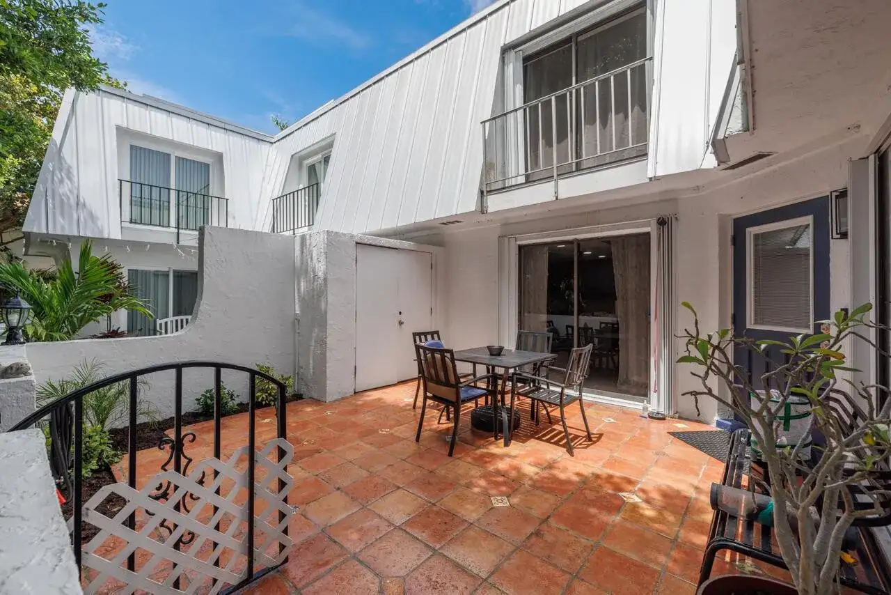 106 Linda Lane # 1, Palm Beach Shores FL 33404 photo 3