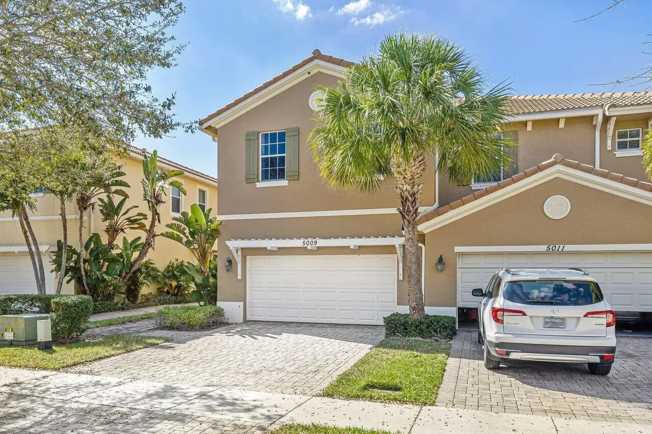 5009 Dulce Court, Palm Beach Gardens FL 33418 photo 2