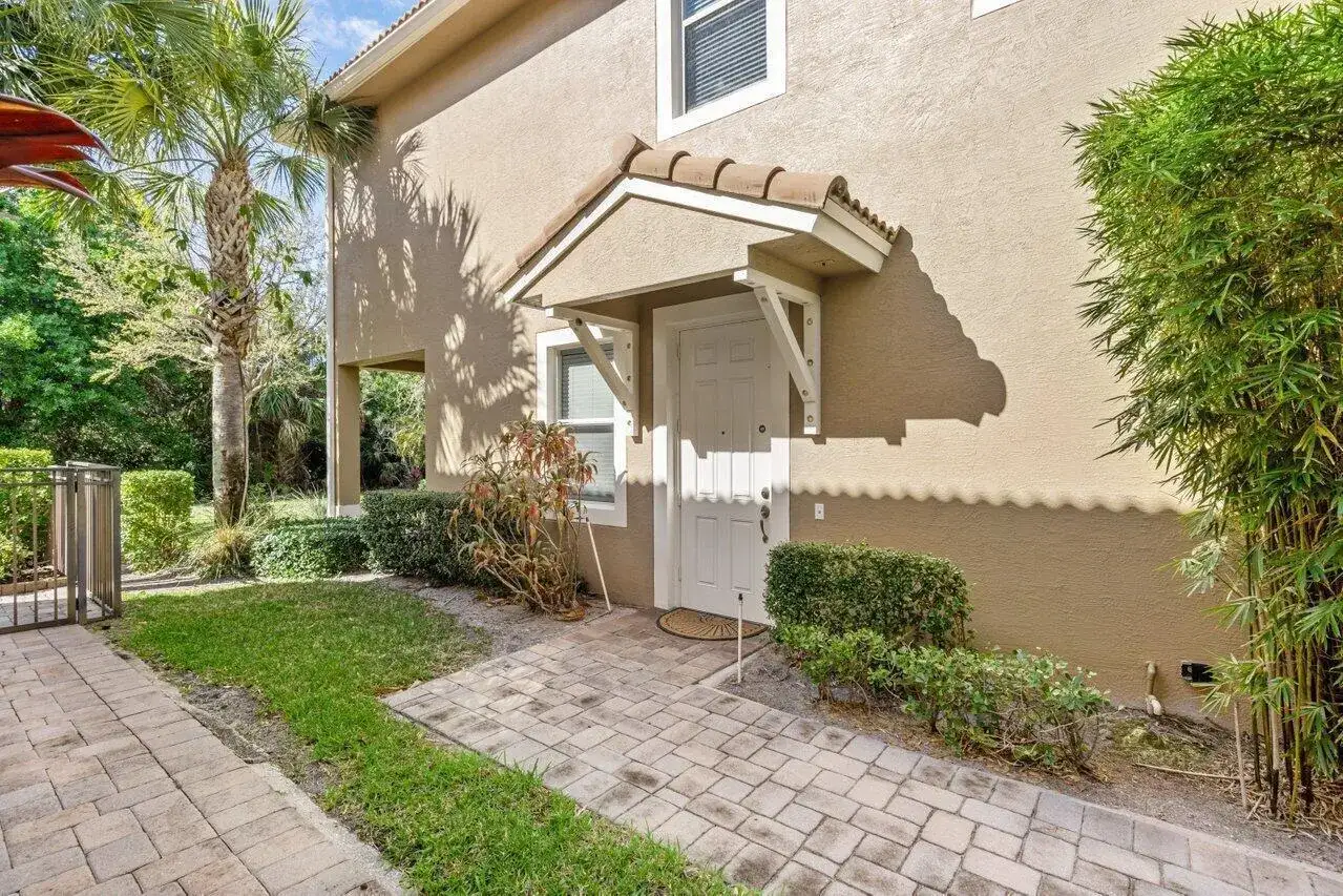 5009 Dulce Court, Palm Beach Gardens FL 33418 photo 3