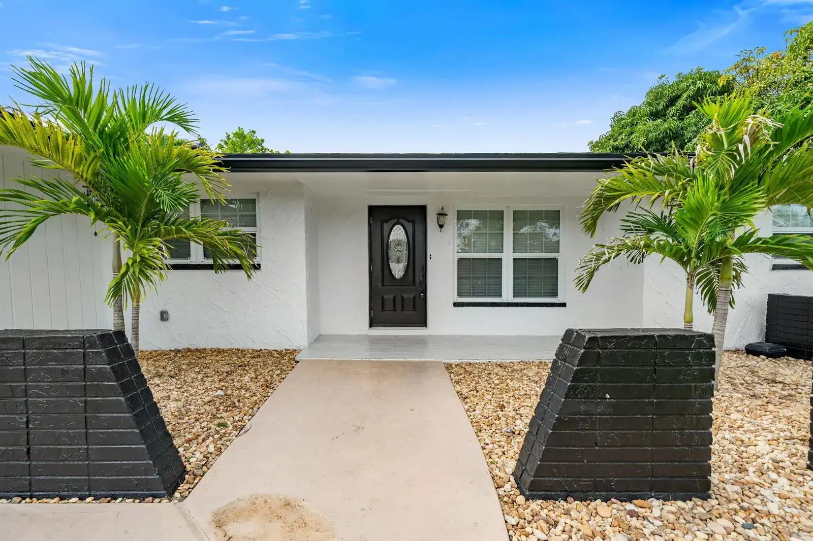 908 Hibiscus Drive, Royal Palm Beach FL 33411 photo 4