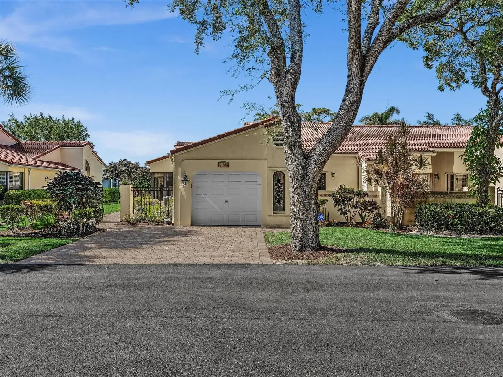 2627 Emerald Way N, Deerfield Beach FL 33442 photo 2