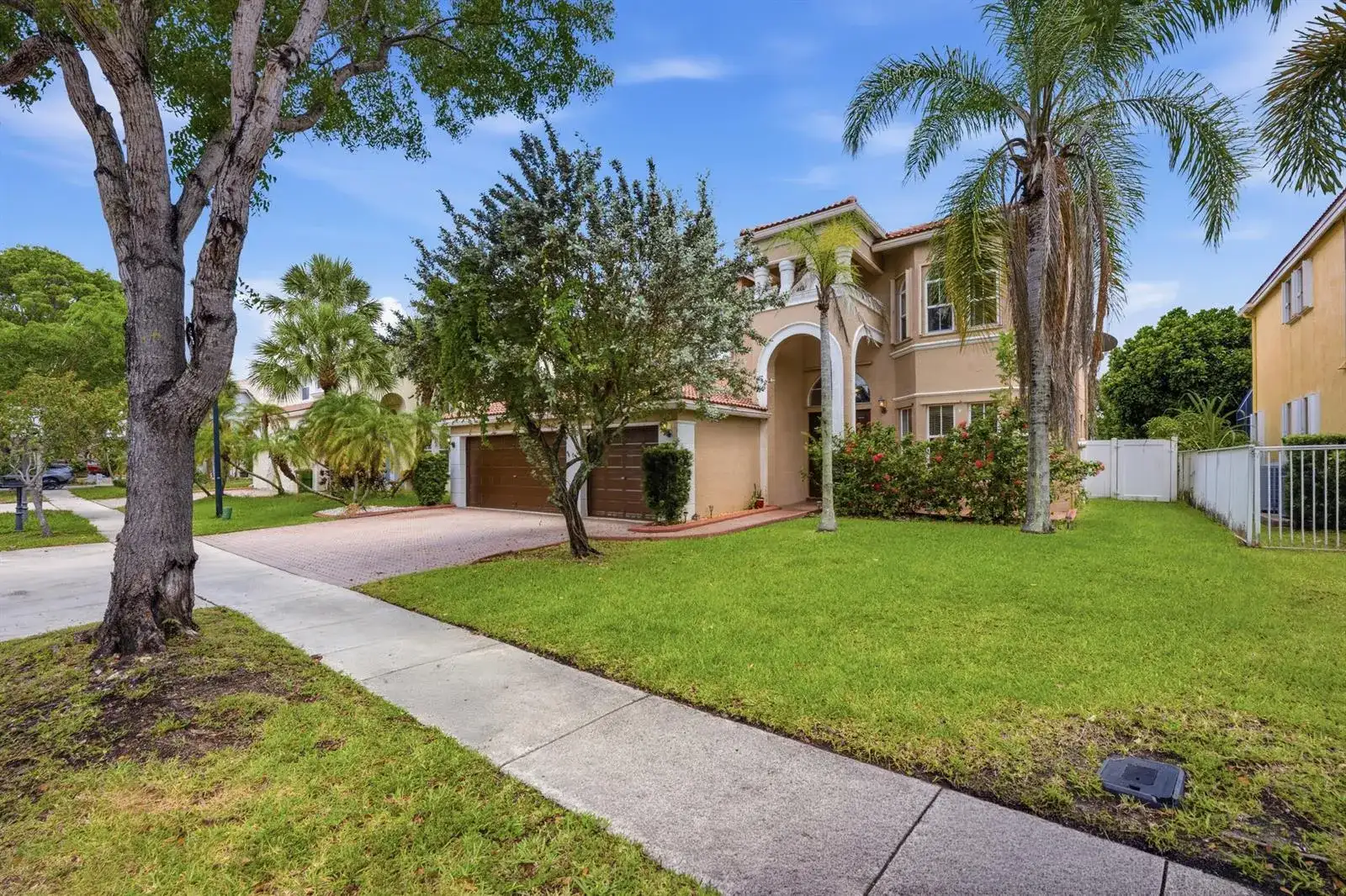 16918 SW 16th Street, Pembroke Pines FL 33027 photo 3