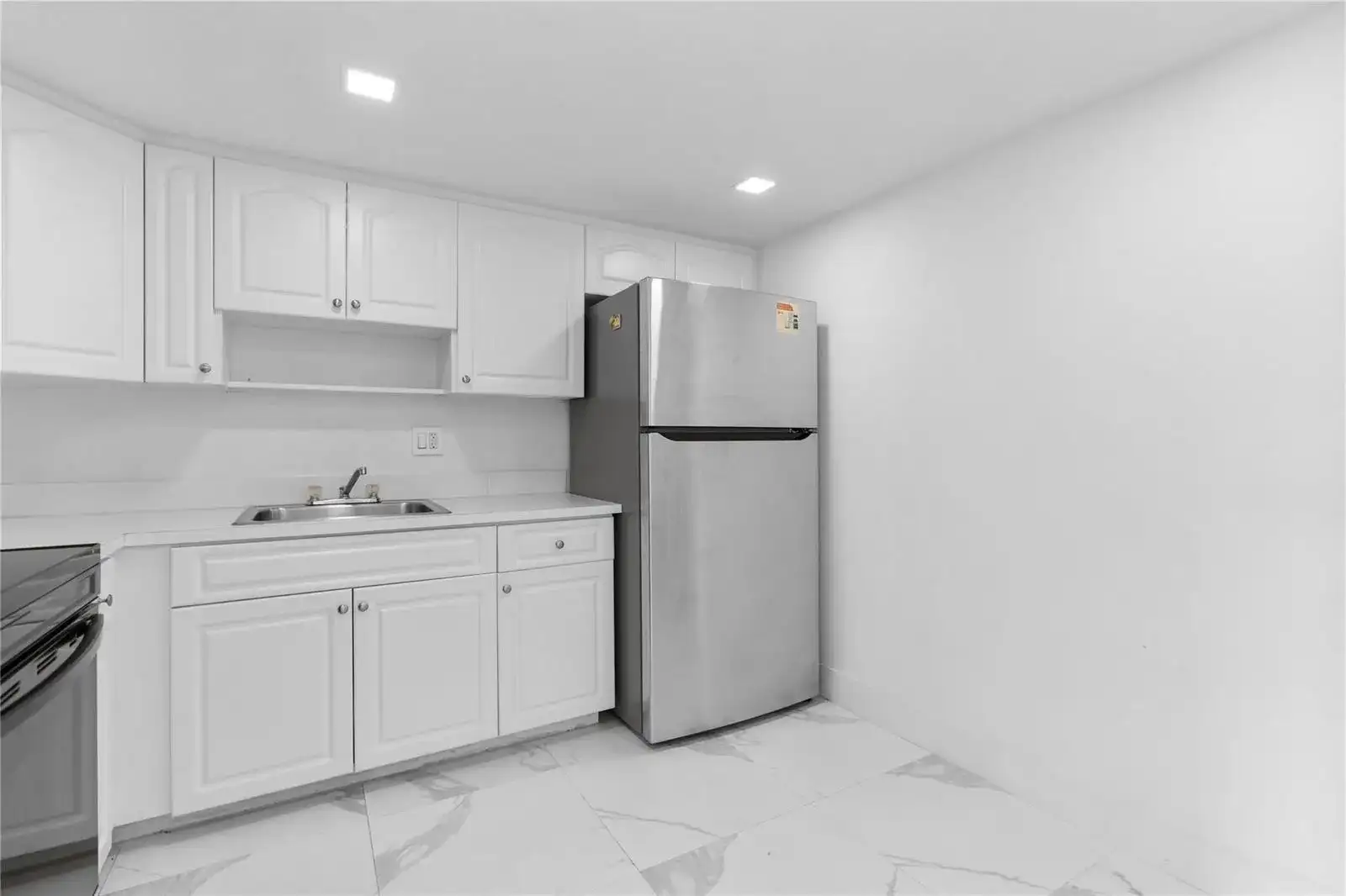 4164 Inverrary Drive # 412, Lauderhill FL 33319 photo 3