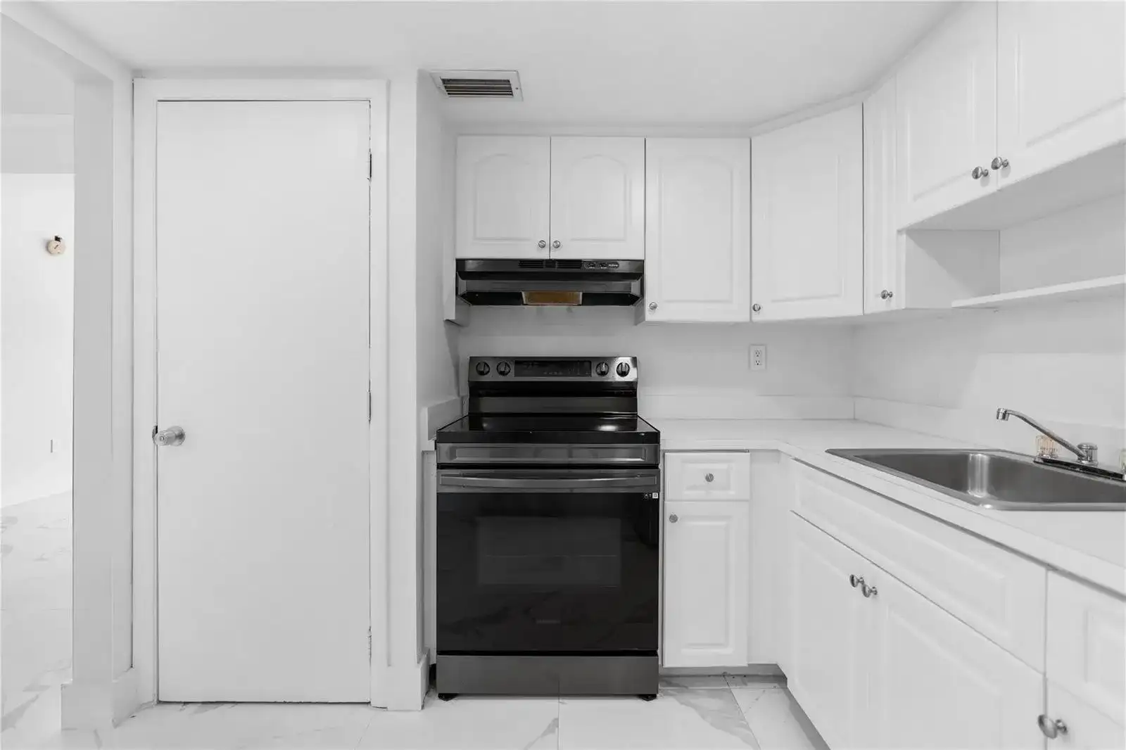 4164 Inverrary Drive # 412, Lauderhill FL 33319 photo 4