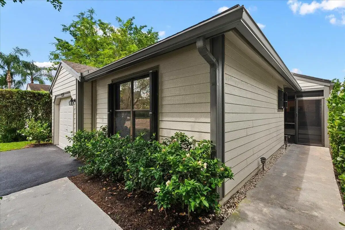 13371 Bedford Mews Court, Wellington FL 33414 photo 3