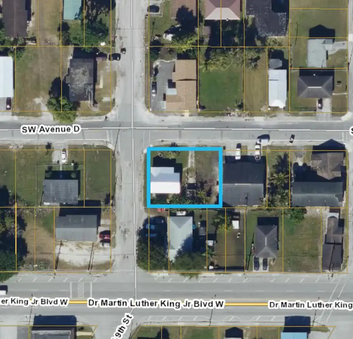 856 SW Ave D, Belle Glade FL 33430 photo 2
