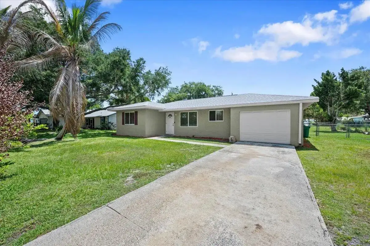 2261 SE Pear Lane, Port St. Lucie FL 34952 photo 2