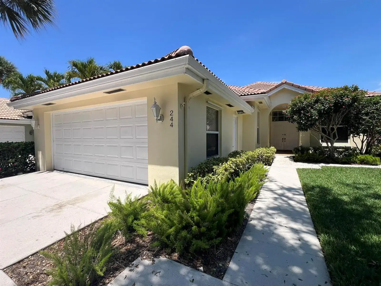 244 Hampton Place, Jupiter FL 33458 photo 3