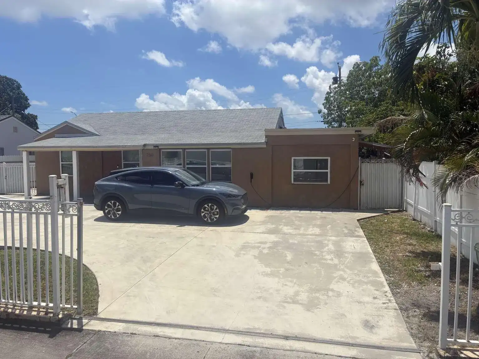 750 NE 4th Place, Hialeah FL 33010 photo 3