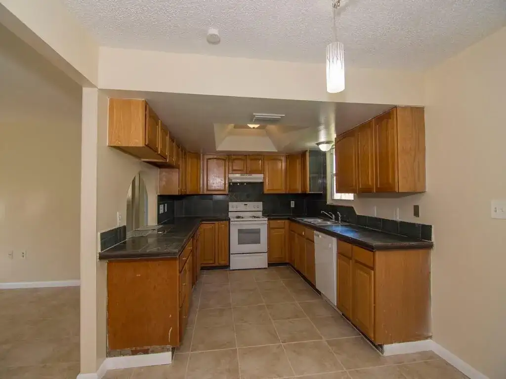 8604 Brookline Avenue, Fort Pierce FL 34951 photo 3