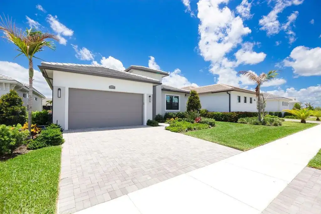 11338 SW Pietra Way, Port St. Lucie FL 34987 photo 3