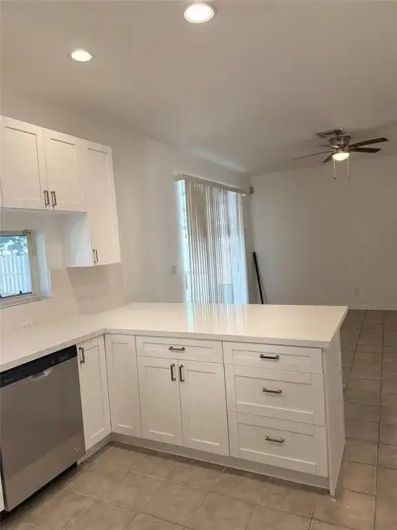 2927 Bogota Avenue, Hollywood FL 33026 photo 2