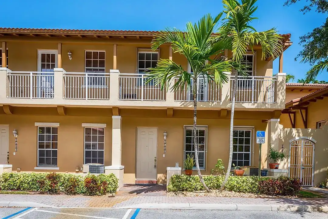 2502 NW 4th Street, Boynton Beach FL 33426 photo 2