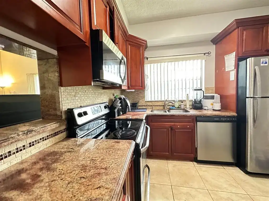 800 Cypress Park Way # M, Pompano Beach FL 33064 photo 2