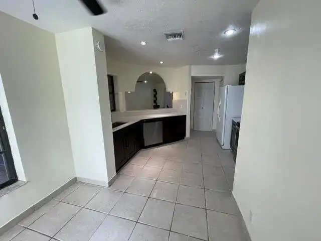9321 W Sunrise Boulevard, Plantation FL 33322 photo 4