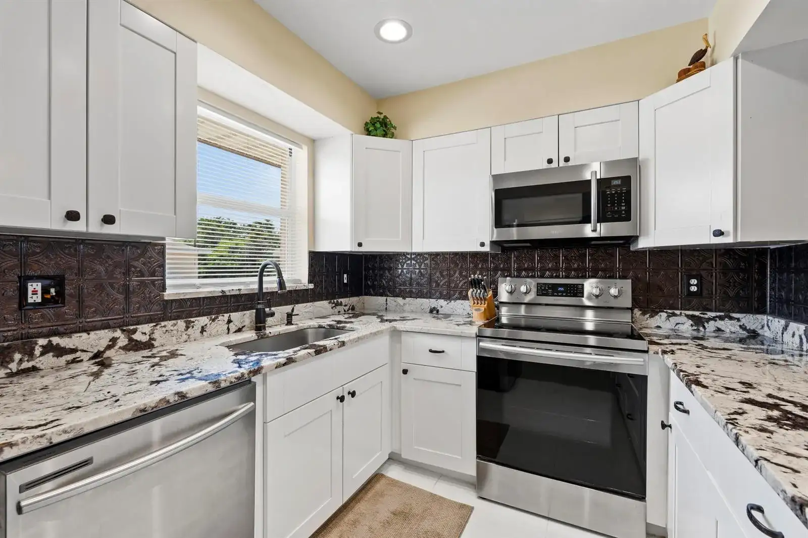 2950 SE Ocean Boulevard # 6, Stuart FL 34996 photo 2