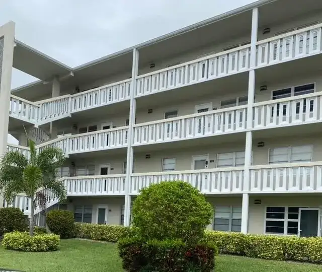 296 Grantham F # F, Deerfield Beach FL 33442 photo 3