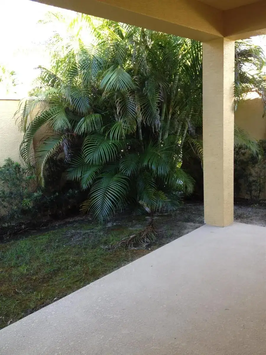 10010 SW Canossa Way, Port St. Lucie FL 34986 photo 5