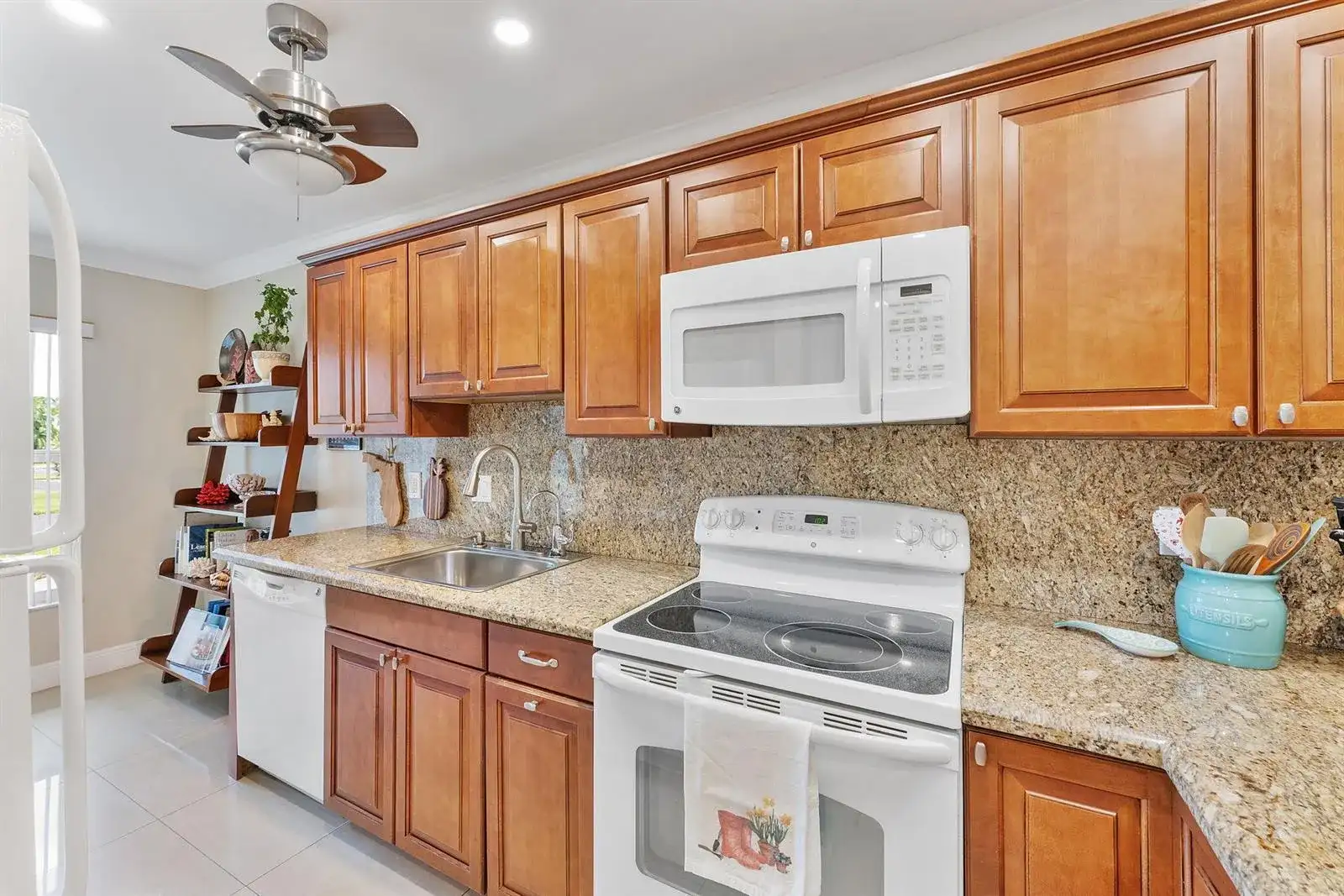 1041 Orange Terrace # 104, Delray Beach FL 33445 photo 5