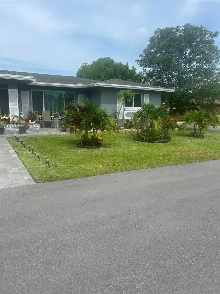 5706 NW 68th Terrace, Tamarac FL 33321 photo 4