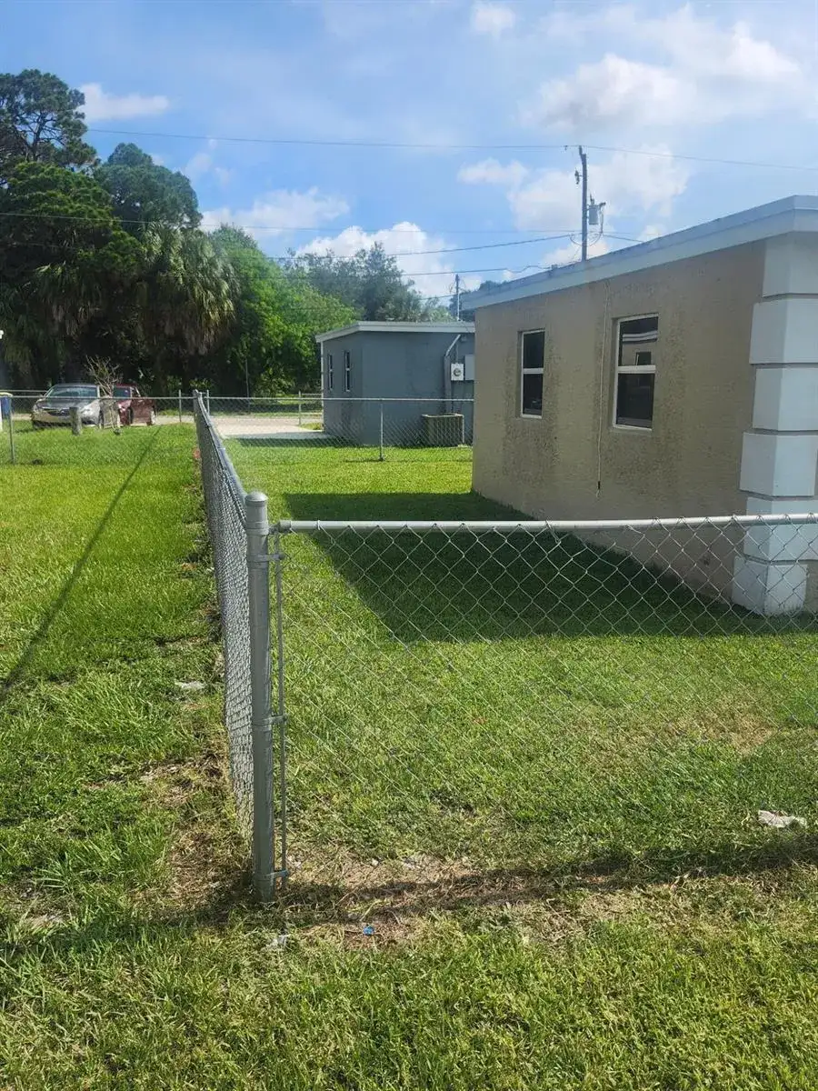 2504 Wilkins Avenue, Fort Pierce FL 34947 photo 2