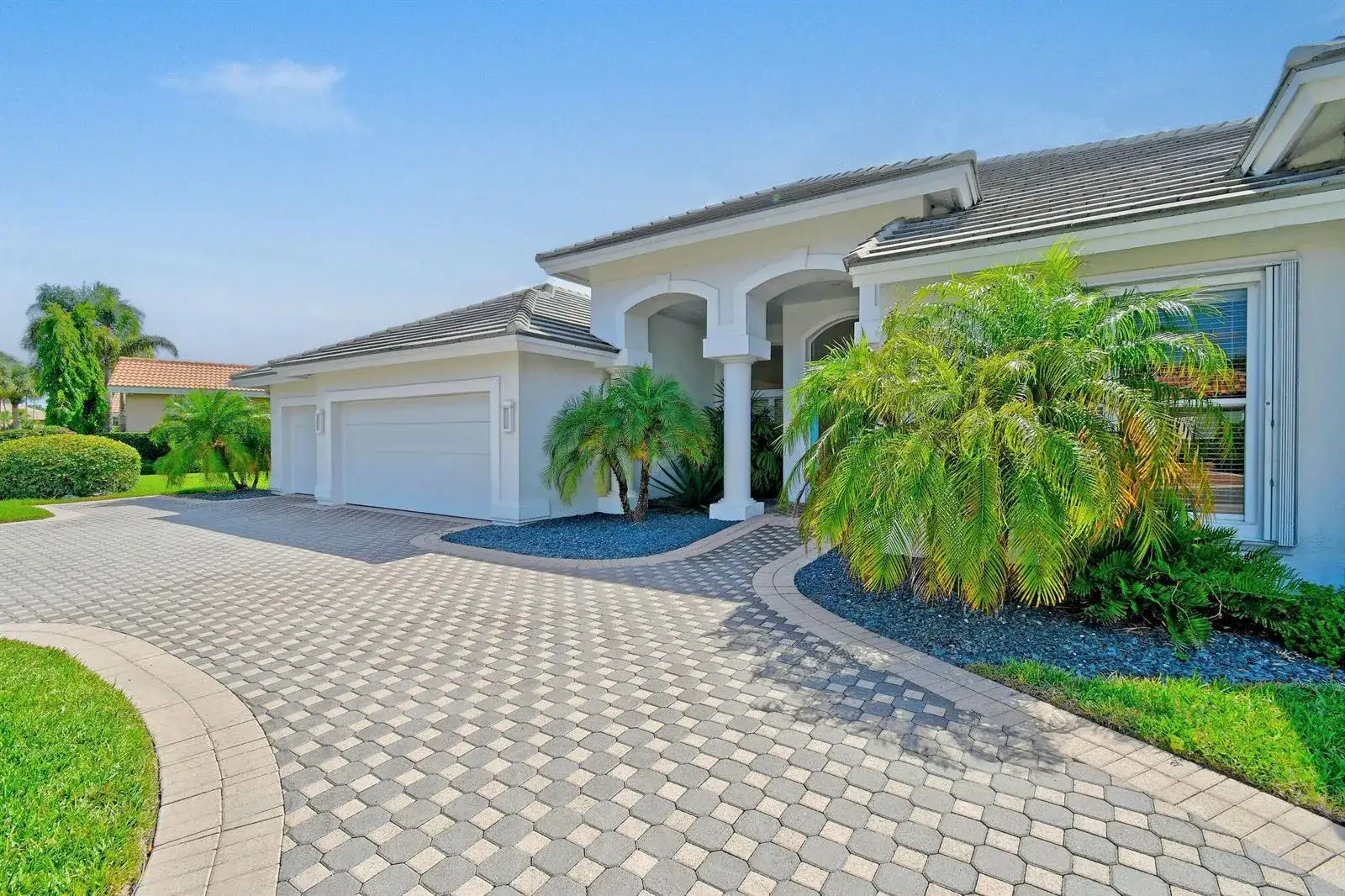 8091 SE Woodlake Lane W, Hobe Sound FL 33455 photo 5
