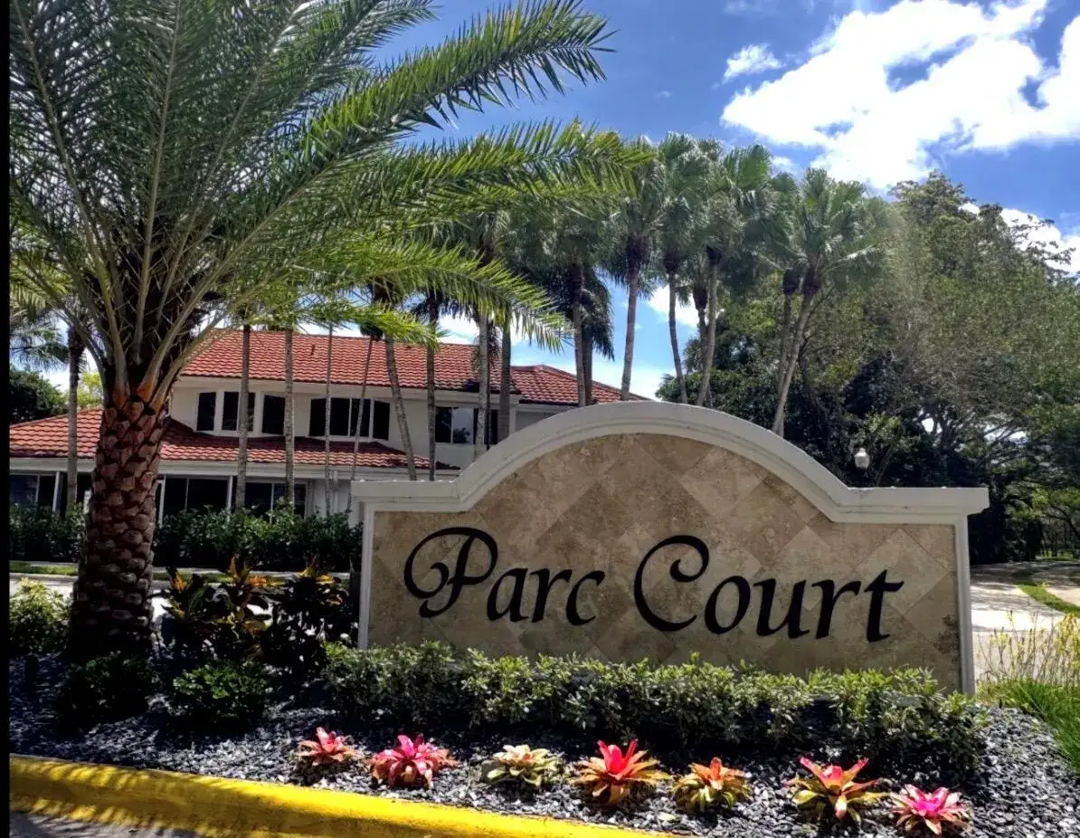 9202 NW 9th Court, Plantation FL 33324 photo 2