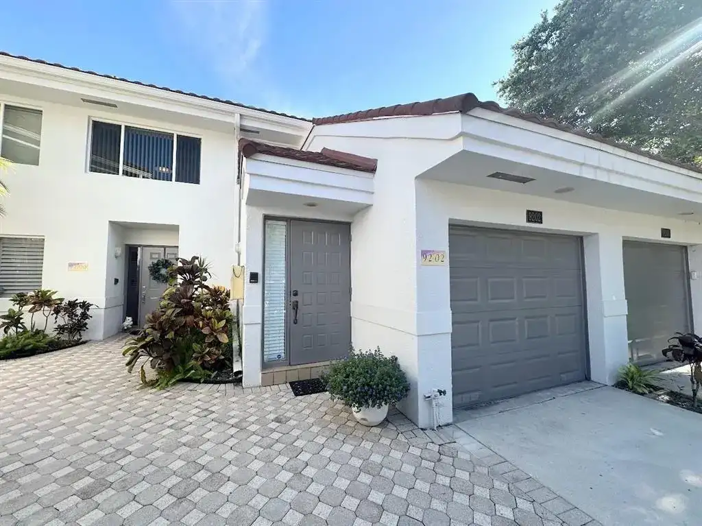 9202 NW 9th Court, Plantation FL 33324 photo 4