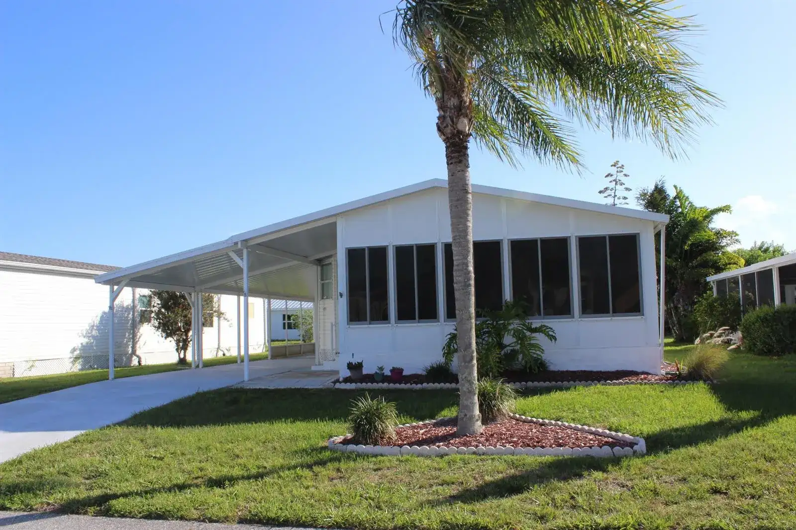 6731 Sinsonte Court, Fort Pierce FL 34951 photo 2