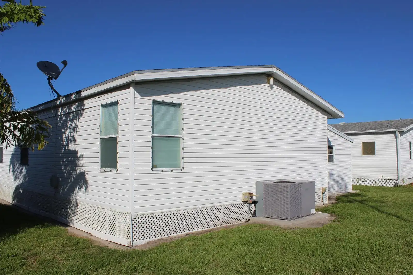 6731 Sinsonte Court, Fort Pierce FL 34951 photo 4