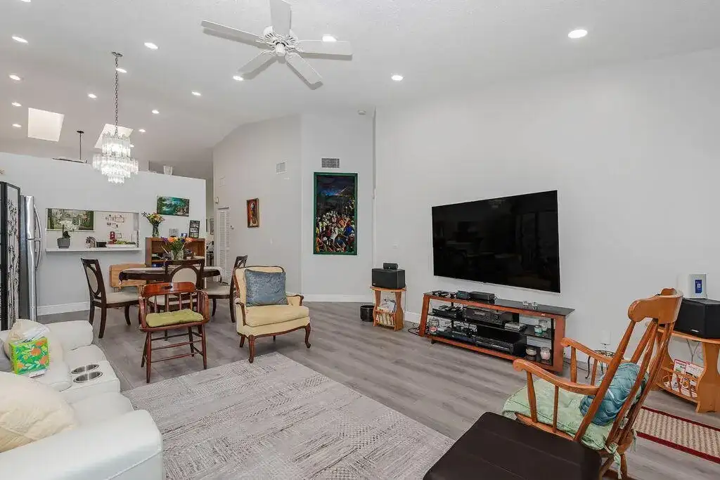 3459 Inverrary W # 3459, Lauderhill FL 33319 photo 4