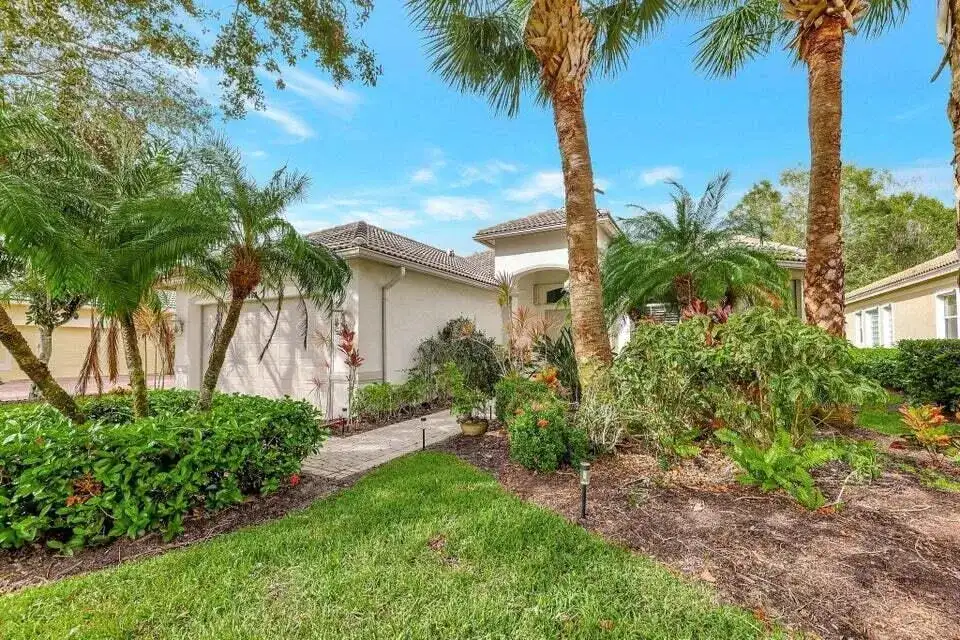 7602 Greenbrier Circle, Port St. Lucie FL 34986 photo 2