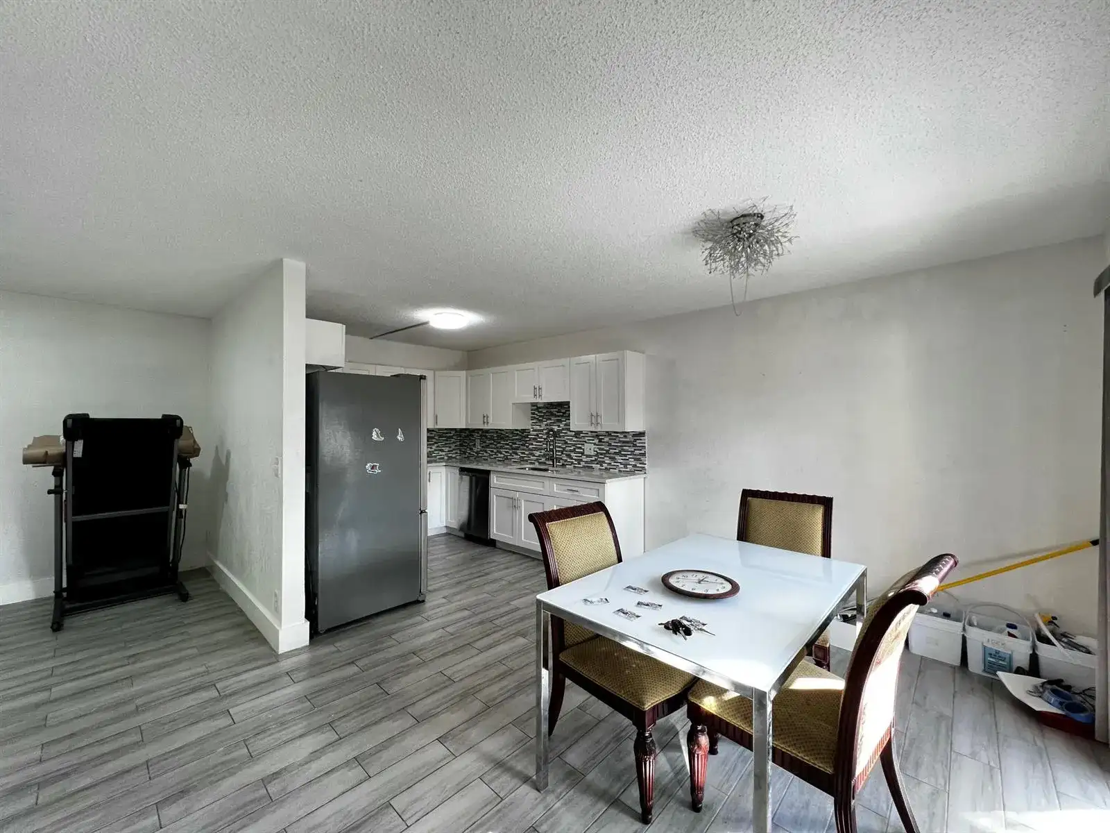 295 Woodland Road, Palm Springs FL 33461 photo 2