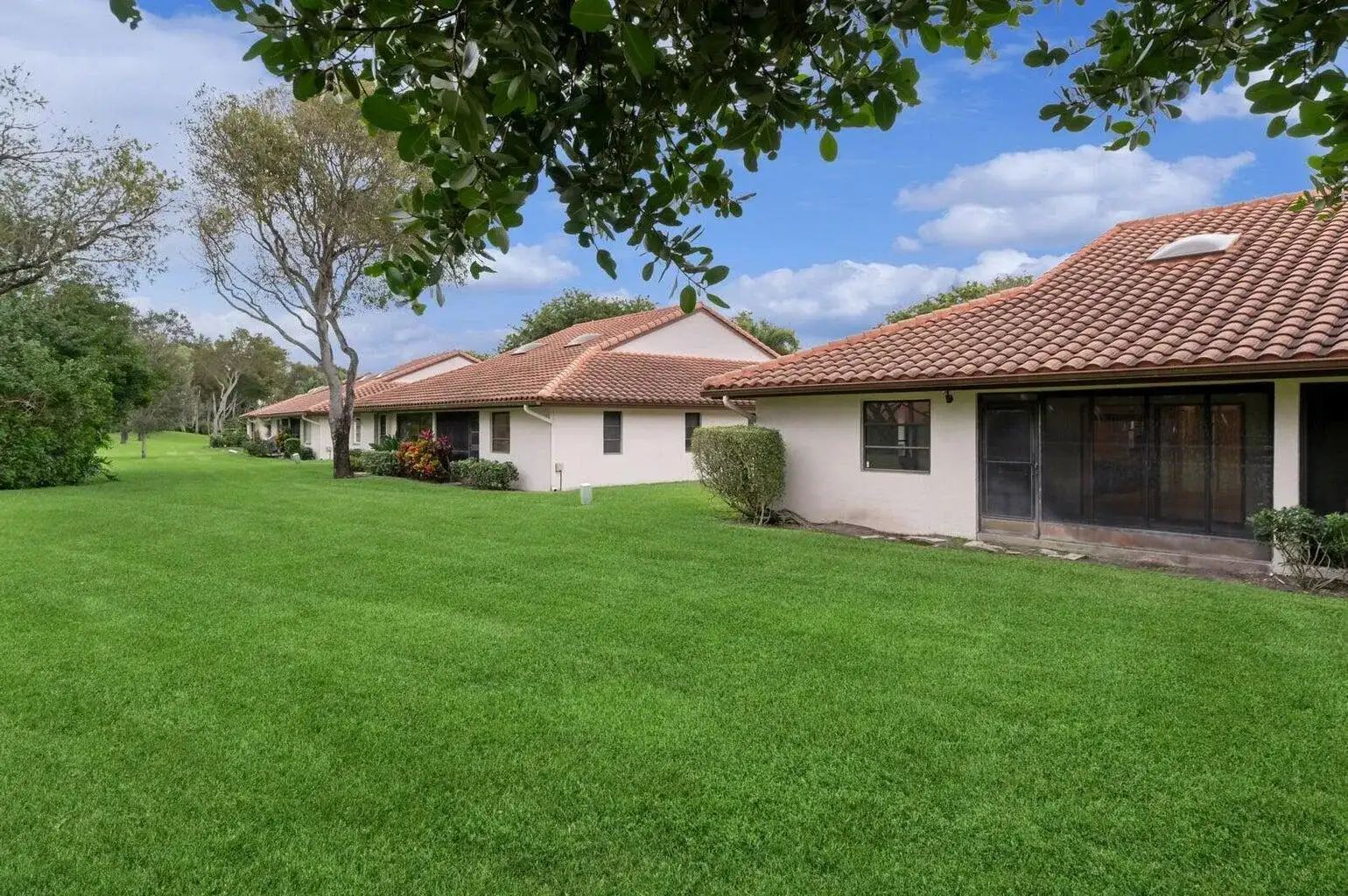 6410 Royal Manor Circle, Delray Beach FL 33484 photo 2