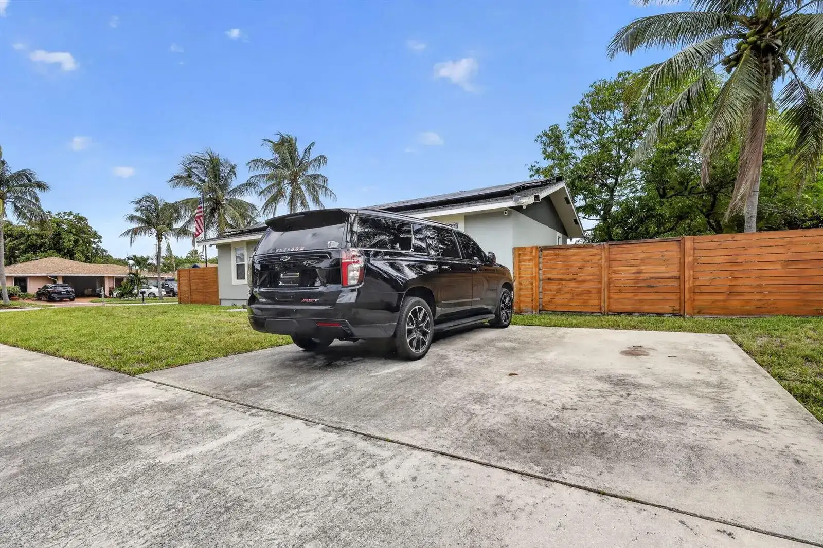202 Elaine Circle W, West Palm Beach FL 33409 photo 3