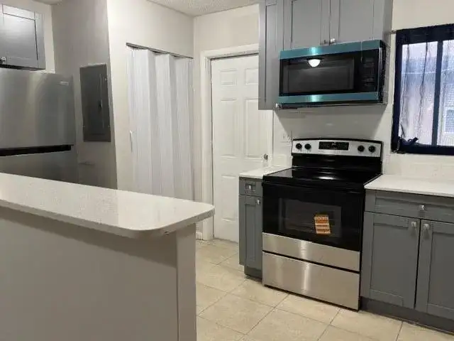 322 SW 2nd Street # 3, Pompano Beach FL 33060 photo 2