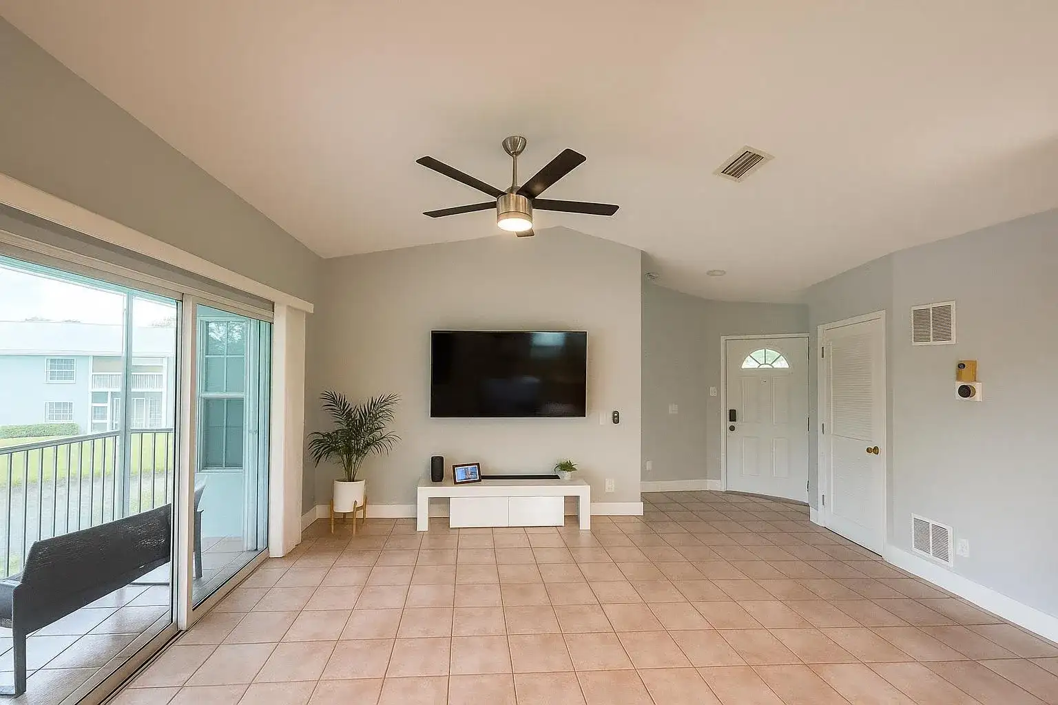 1106 Swan Lake Circle, Port St. Lucie FL 34986 photo 4