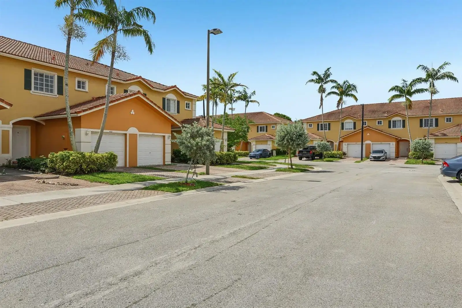 560 St Tropez Lane, Margate FL 33068 photo 4