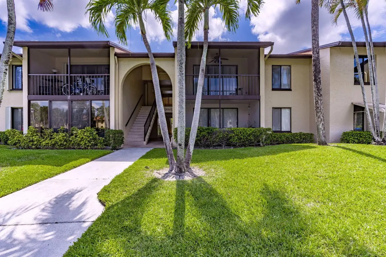610 Sea Pine Way # B2, FL 33415 photo 2