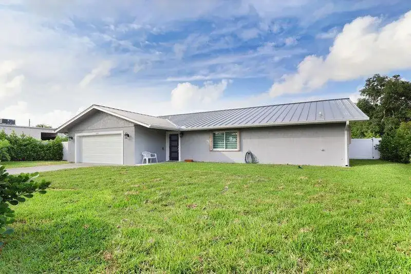 615 NE 15th Place, Boynton Beach FL 33435 photo 2