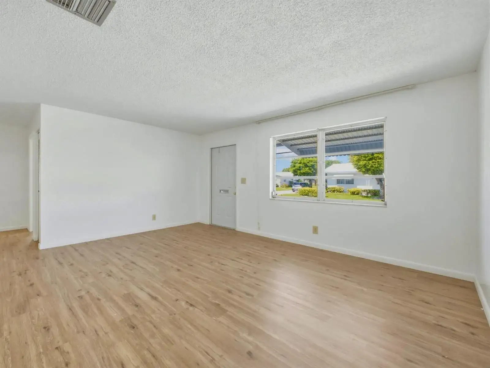 1012 SW 17th Street, Boynton Beach FL 33426 photo 4